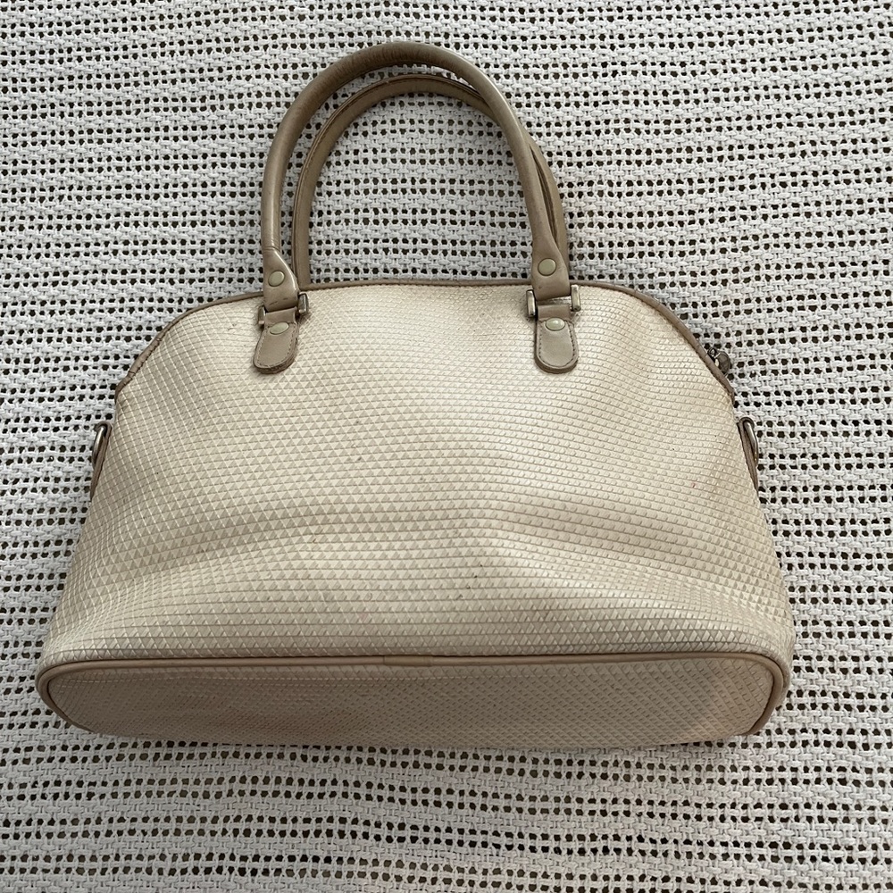 Woman’s Purse - Picture 2 of 3
